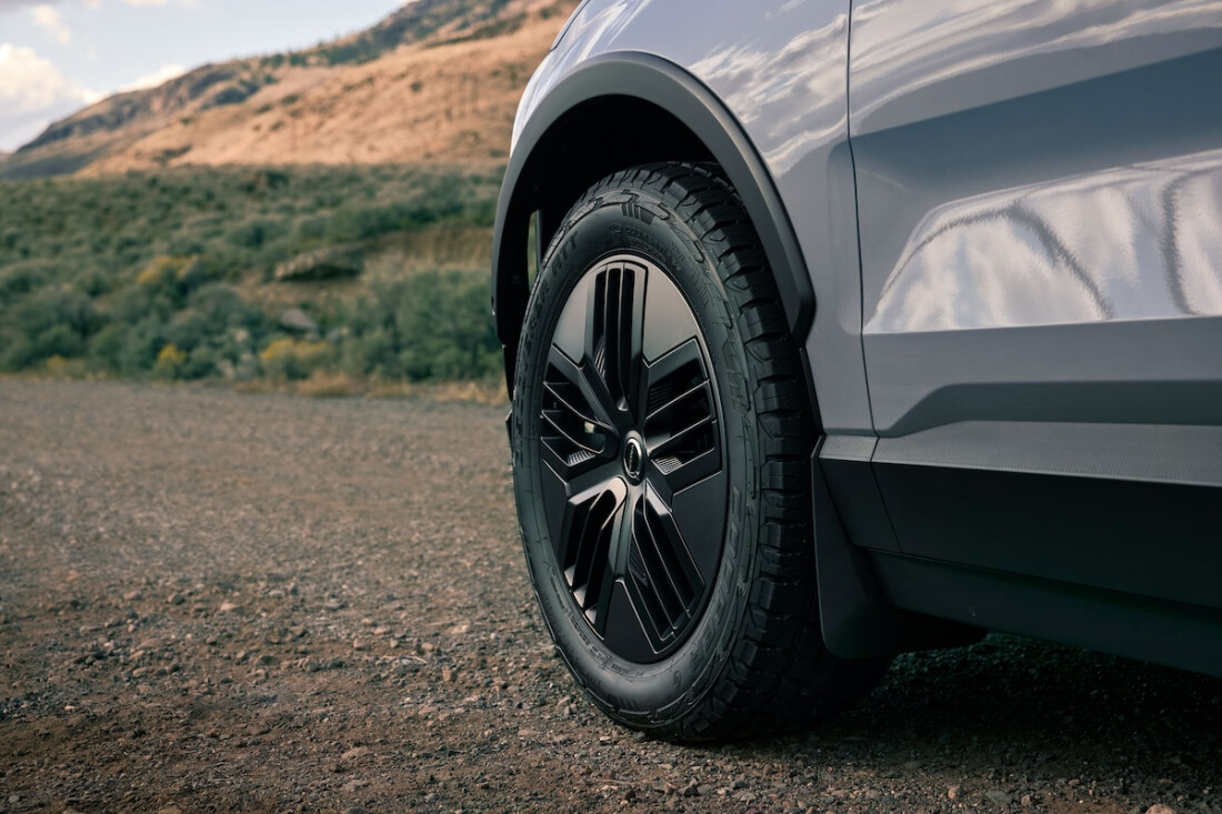 Volvo EX30 Cross Country rear exterior