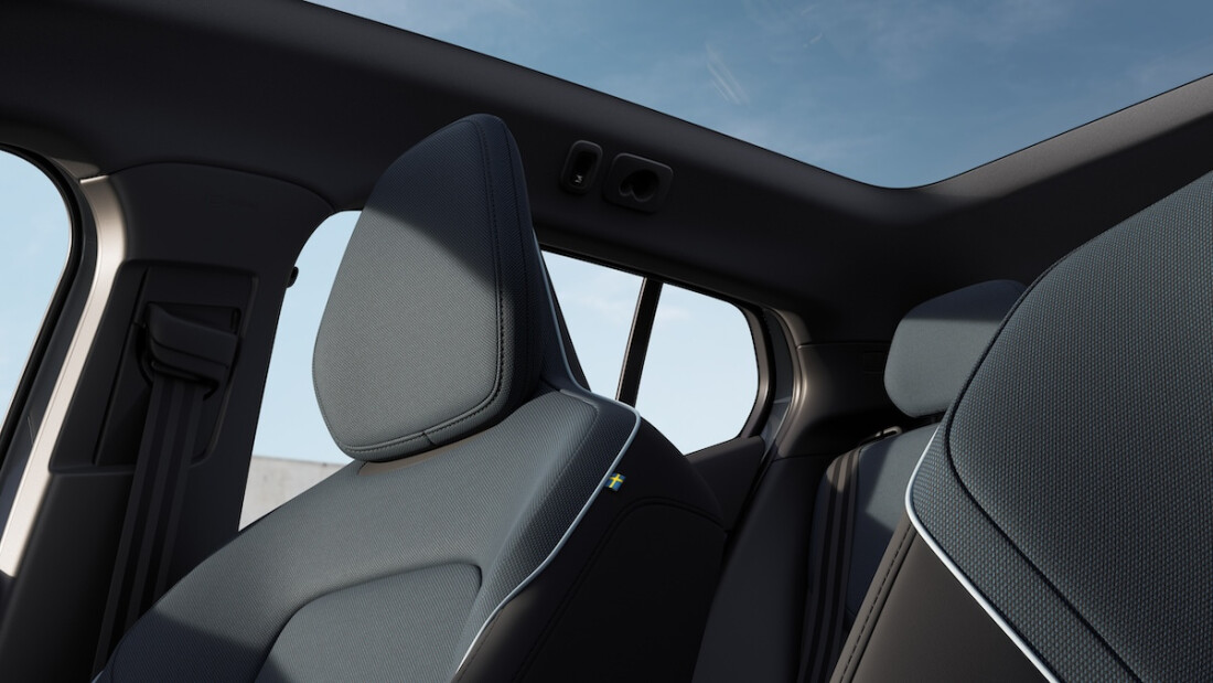 Volvo EX30 Cross Country dashboard