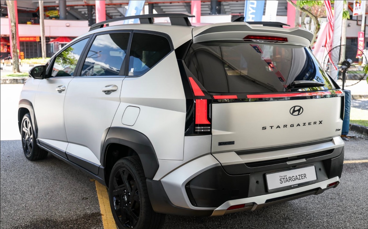 Hyundai Stargazer 3
