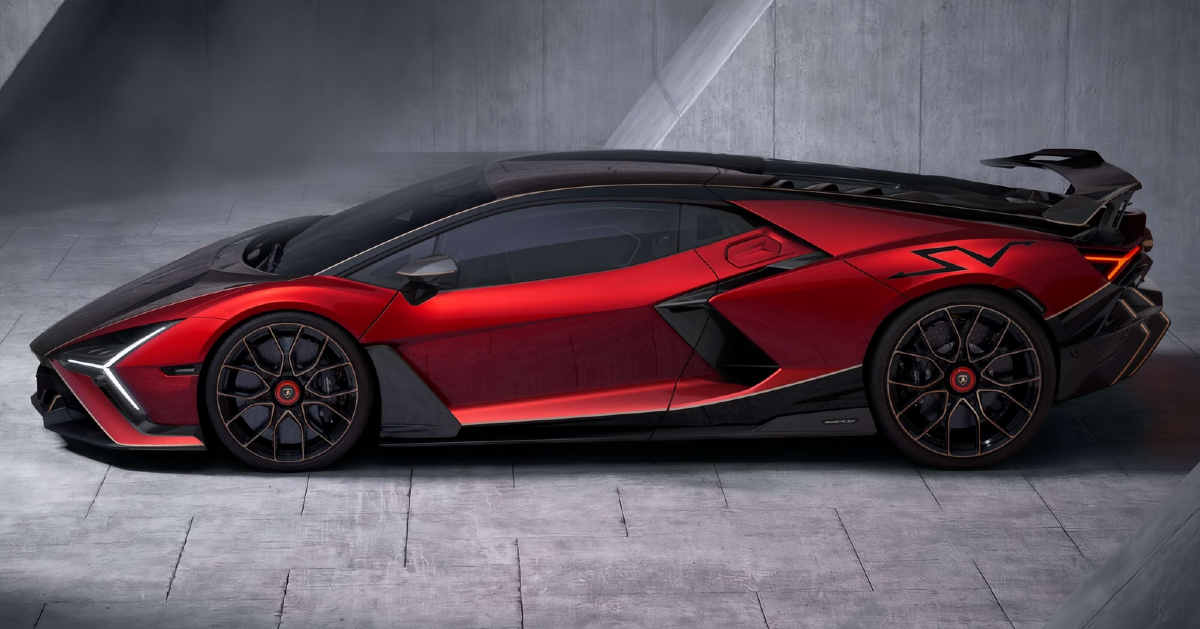 Lamborghini Revuelto 4