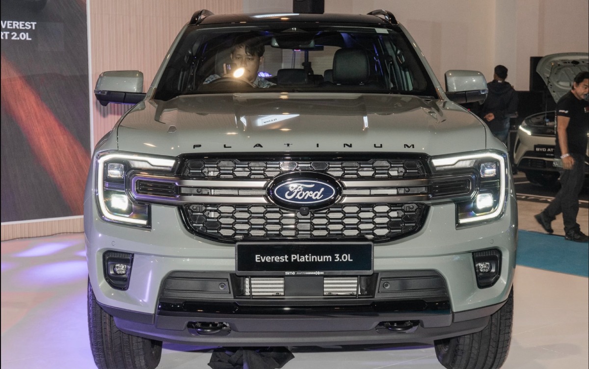 Ford Everest Platinum 2