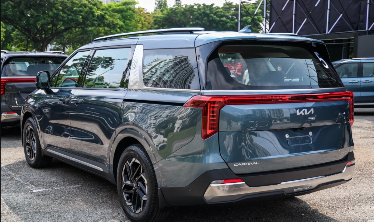 Kia Carnival