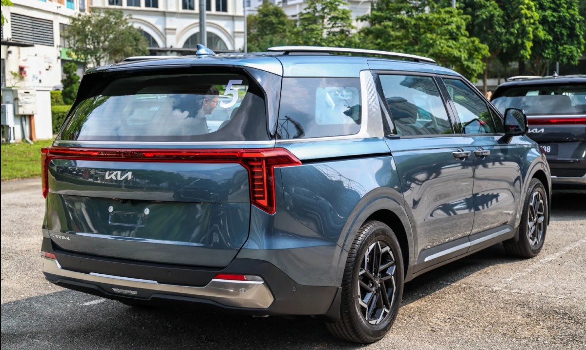 Kia Carnival