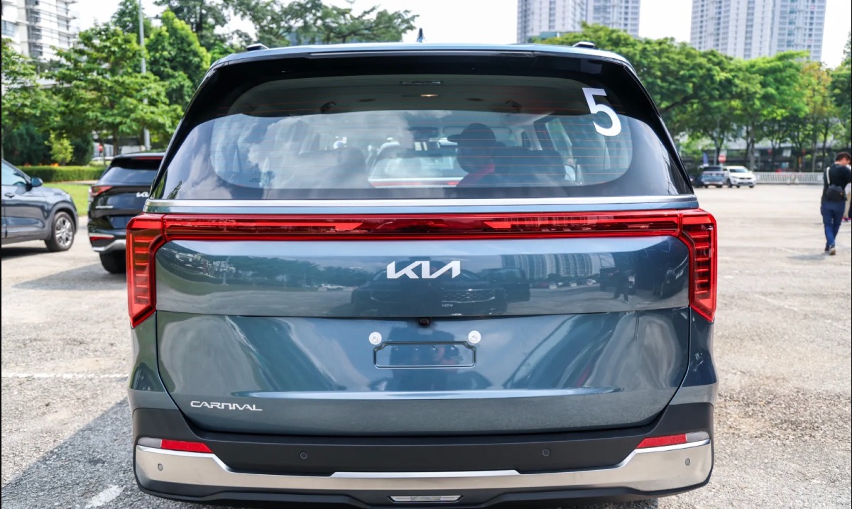 Kia Carnival