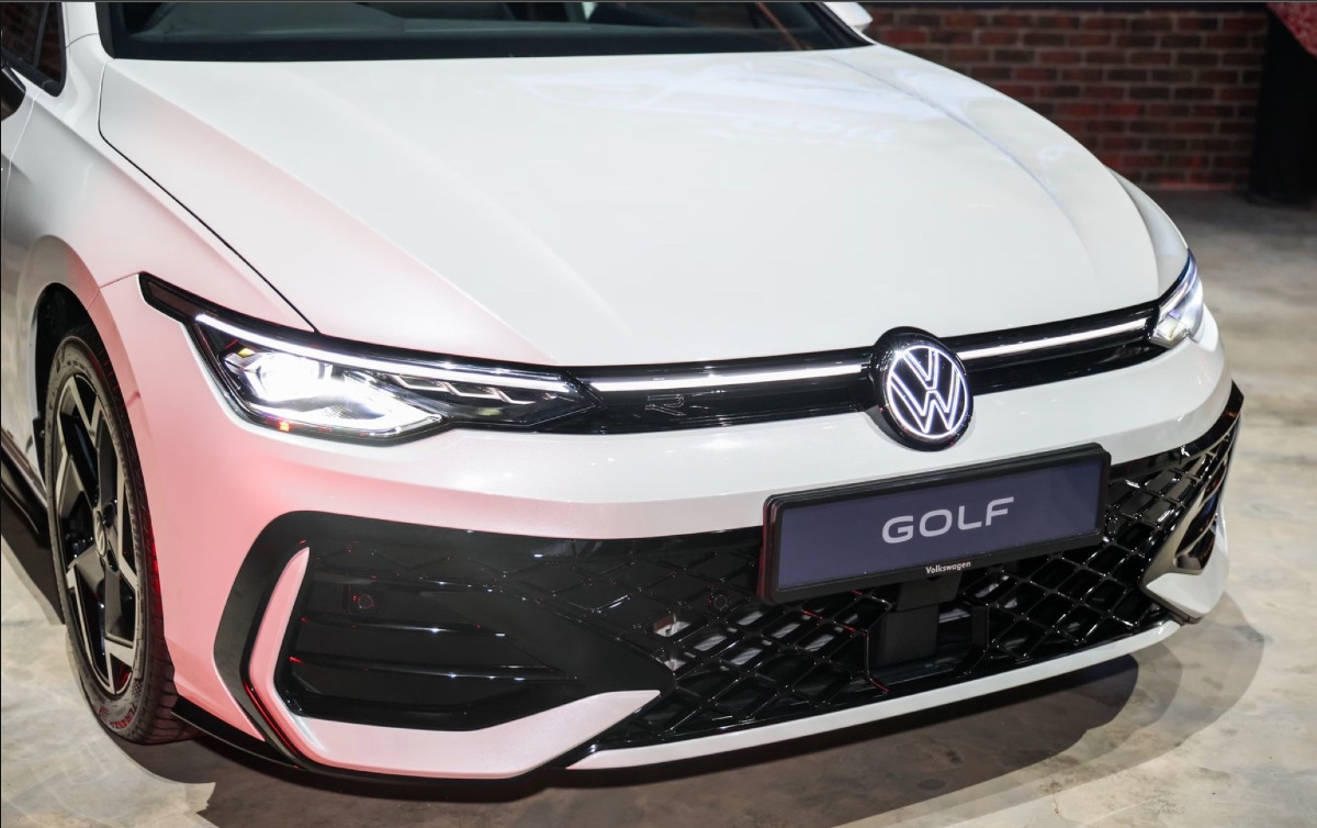 Volkswagen Golf R-Line 4