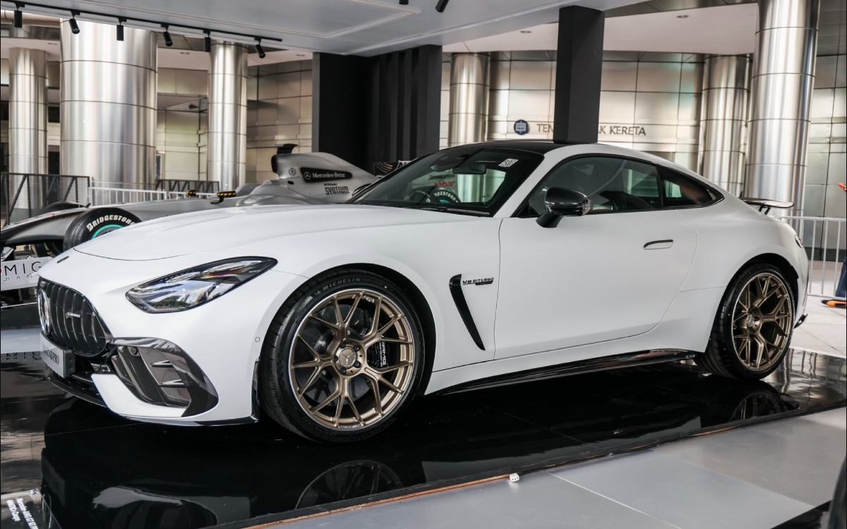 Mercedes-AMG GT 63 4