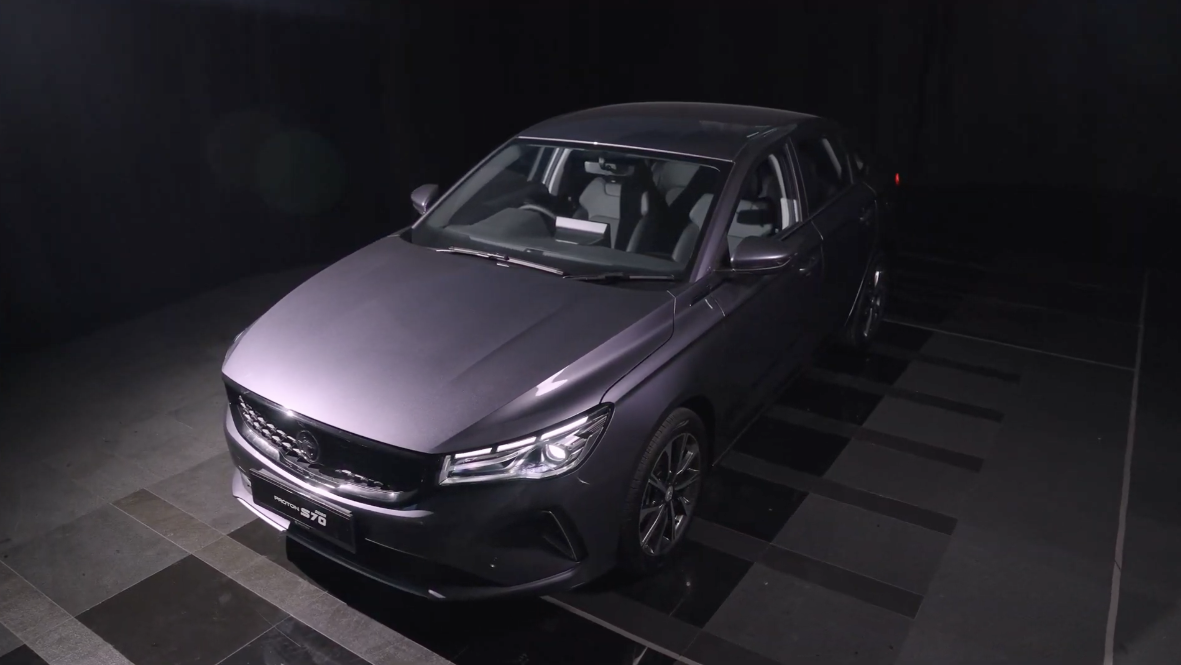 Footage-Shots-Proton-S70-Prime-12.png