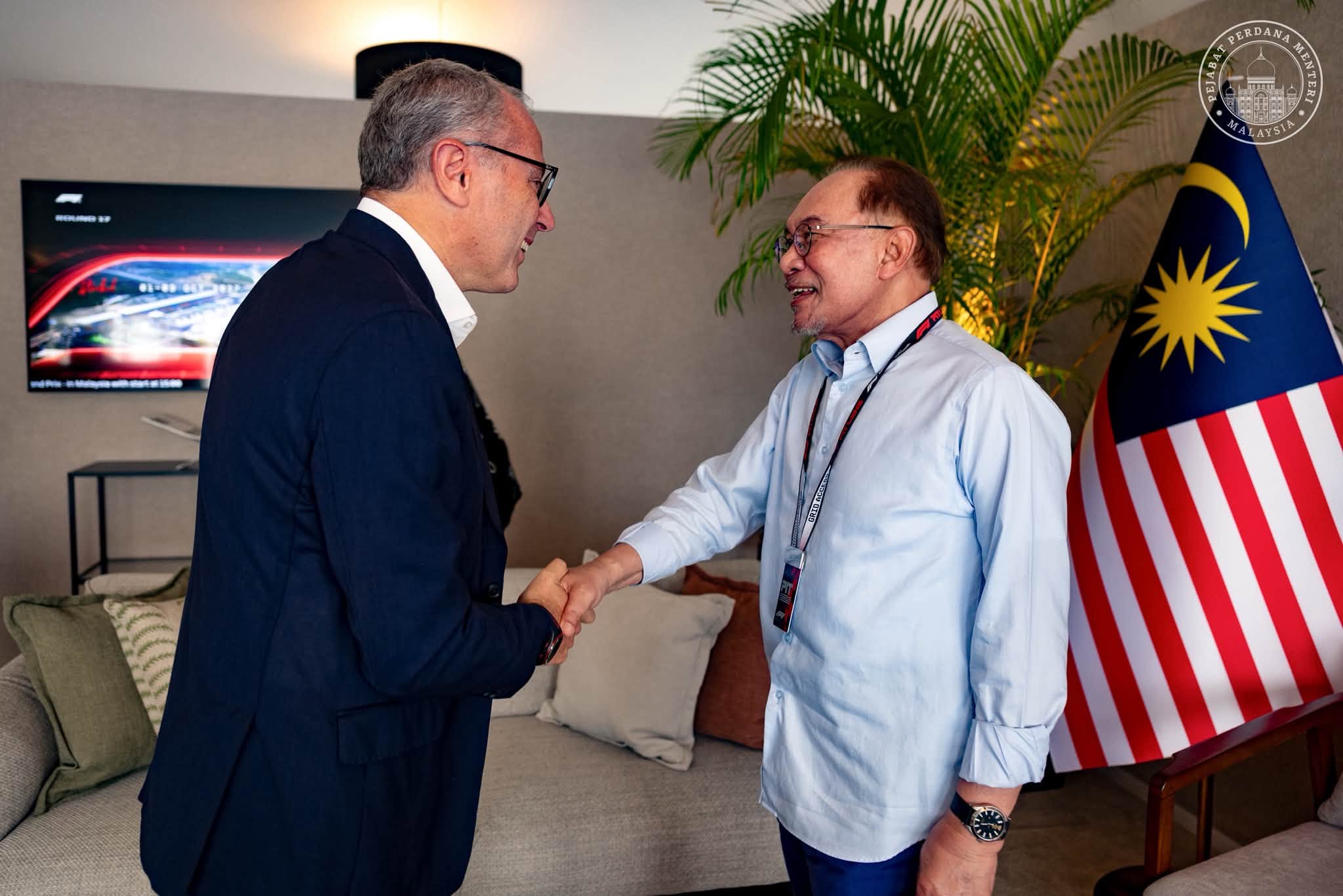 anwar-f1-discuss-ceo-1.jpg