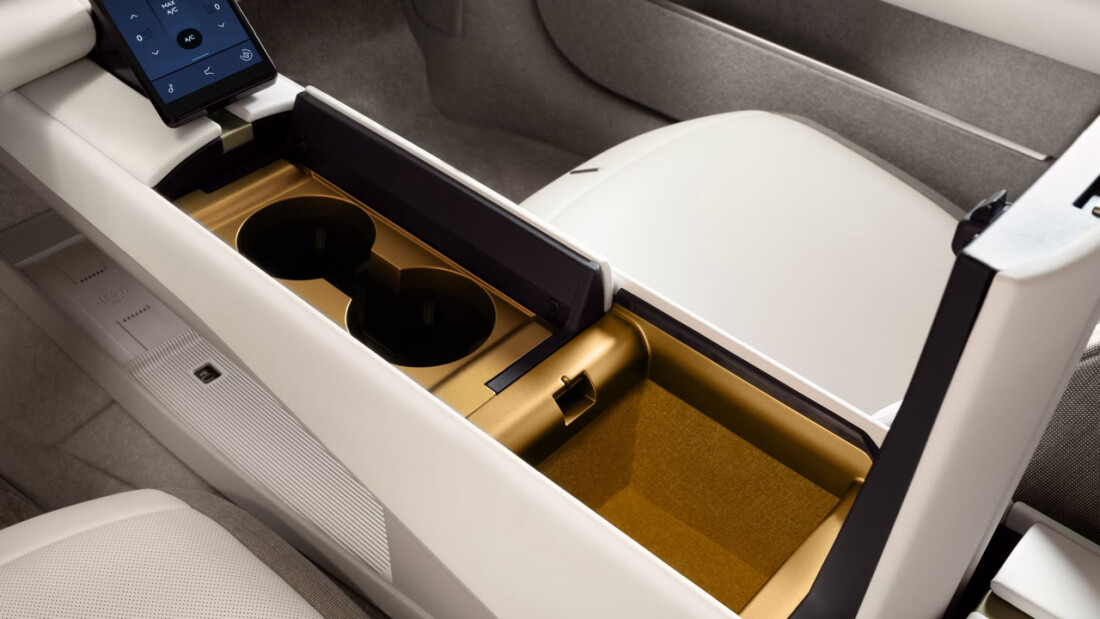 Jaguar-01-EV-Sedan-Electric-Interior-3.png